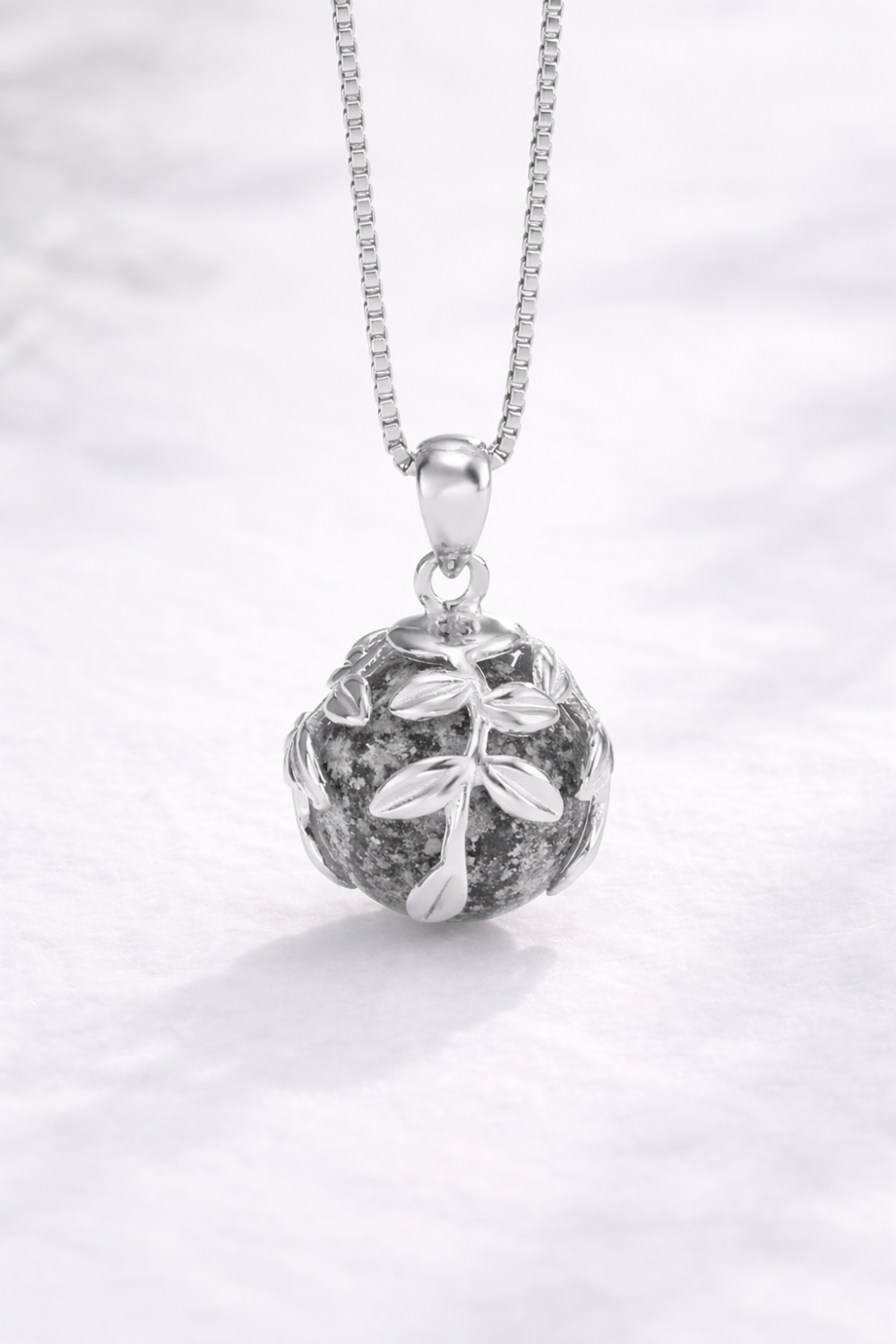 Colgante con cenizas, Raíces eternas, en plata 925
